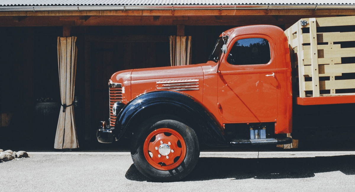 The code for recognizing delivery company by tracking number